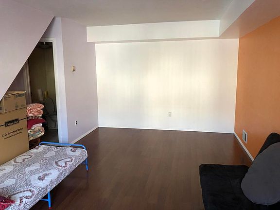 2nd image of 694 Elbe Ave
