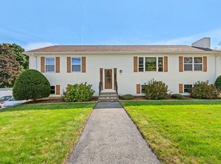 3 Gatta Cir, Woburn, MA 01801