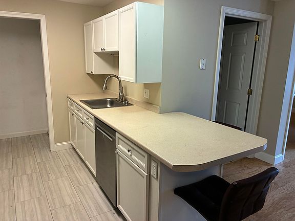 3rd image of 14 Crestview Circle #160