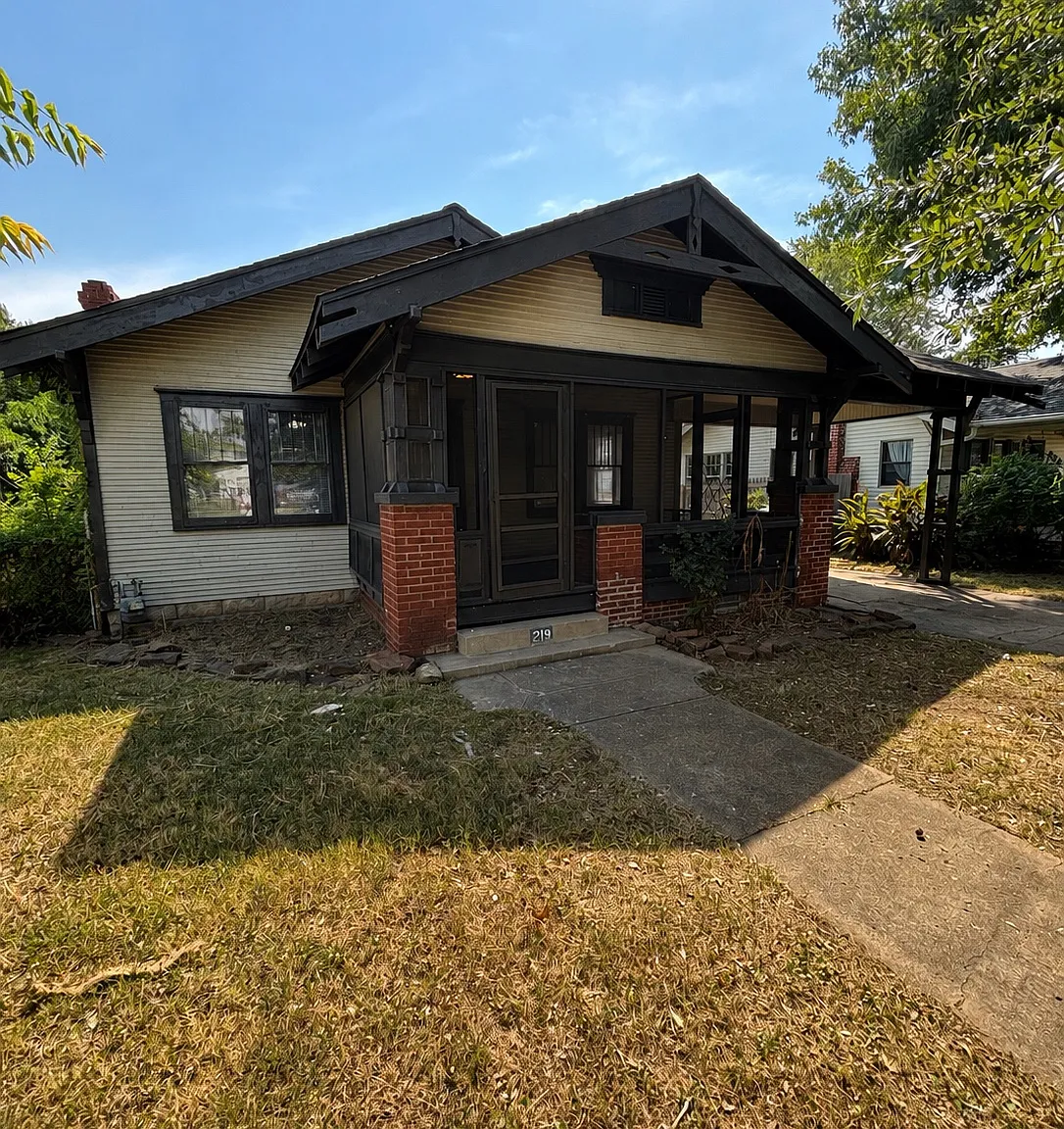 3 bed, 1100 sqft, $1,395 — Photo 1