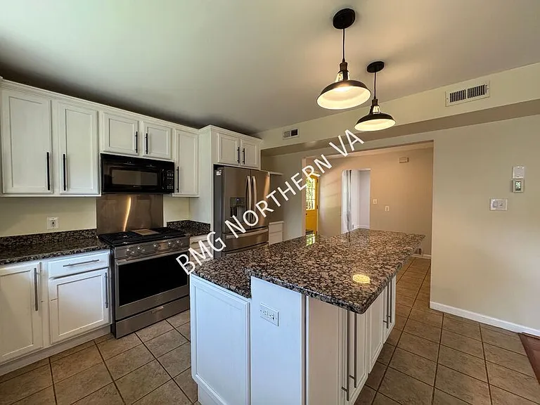 1909 Rollins Dr — Photo 21