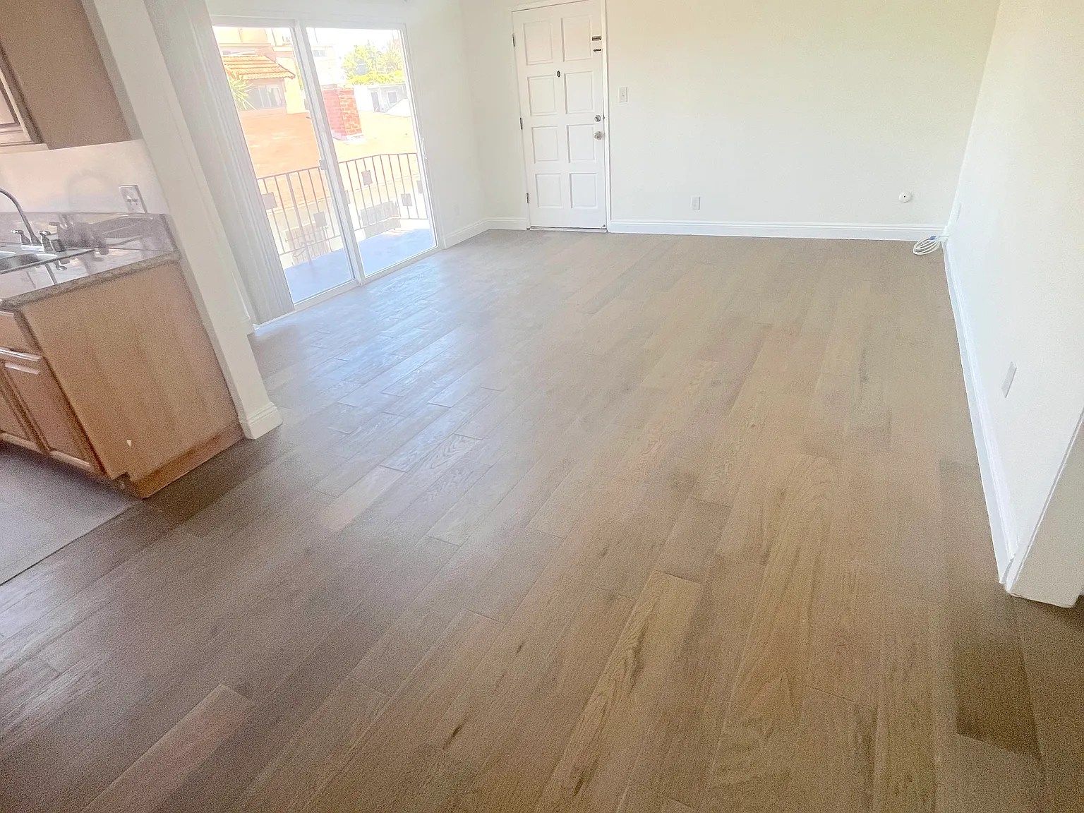 3 bed, 1100 sqft, $3,400 — Photo 4