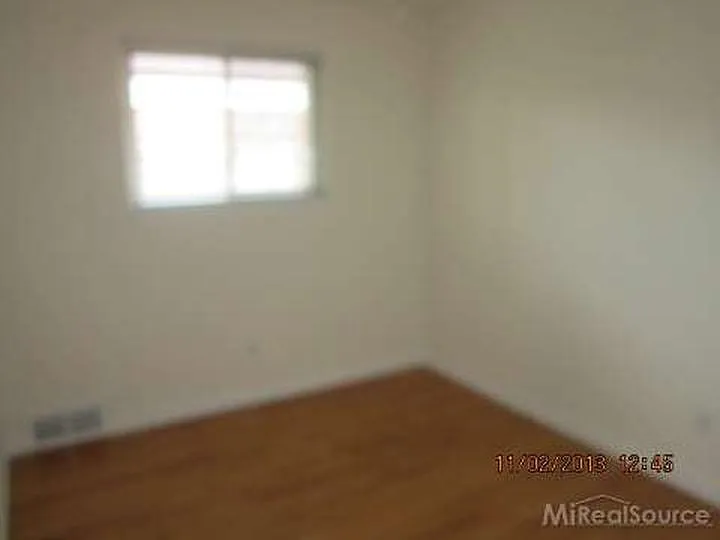 28231 James Dr photo 1