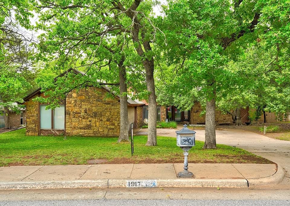 1st image of 1917 Chaparral Ln