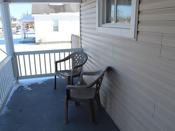 3rd image of 1067 W North St