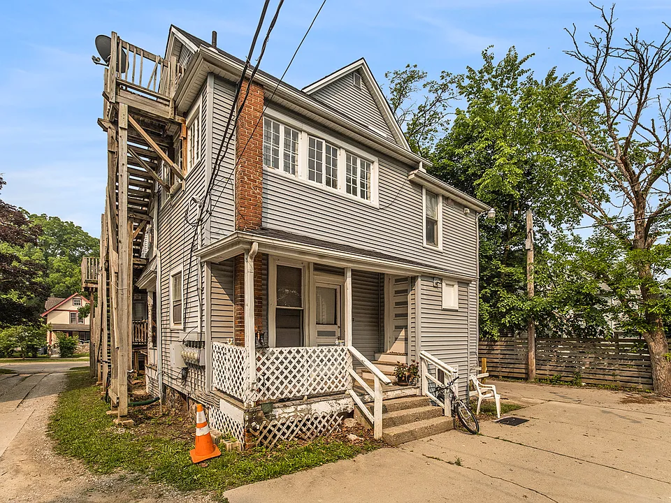 1015 Packard St #2