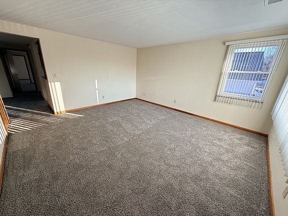 4th image of 4760 Holiday Dr Suite 4