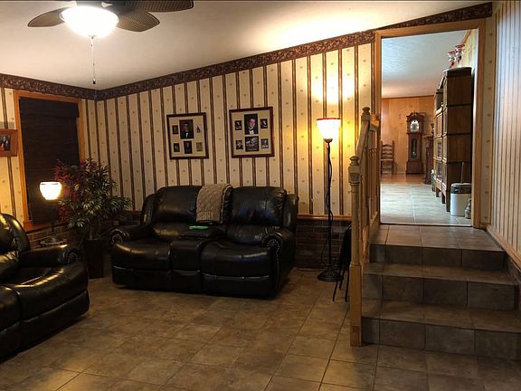 4th image of 13164 Bowling Green Rd