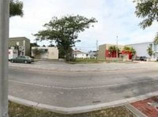 3963 Washington Ave, Miami, FL 33133