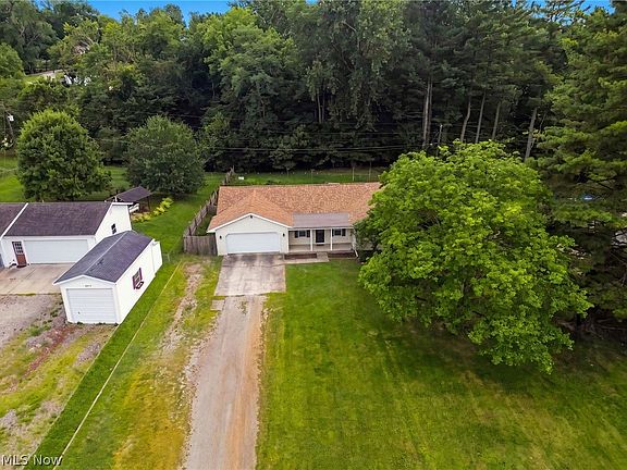 4th image of 3985 Valley View Rd