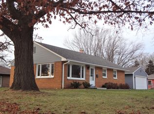 1334 Hickory Dr, Waukesha, WI 53186