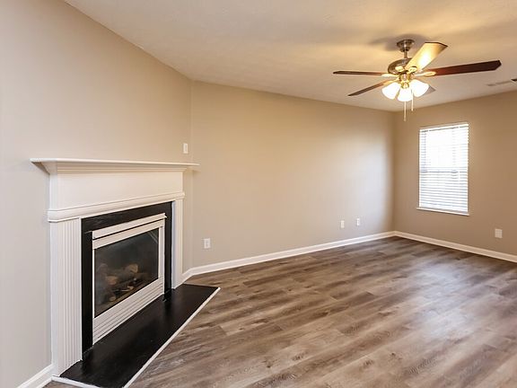 4th image of 204 Springbottom Dr