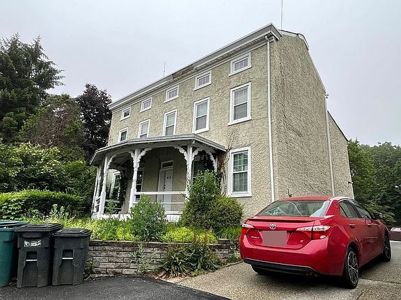 3rd image of 661 Ridge Pike