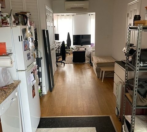 2nd image of 252 Smith St #3R