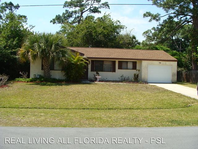 1st image of 2066 SE Parrot St