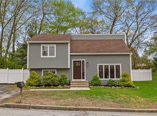 16 Patricia Dr, North Providence, RI 02904