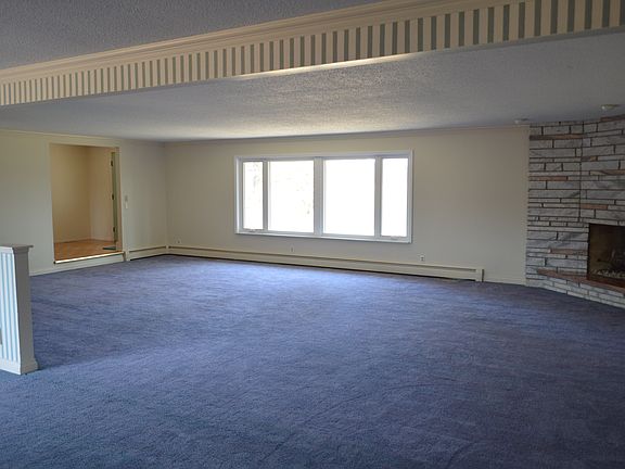 Living room   593 Sq. ft.