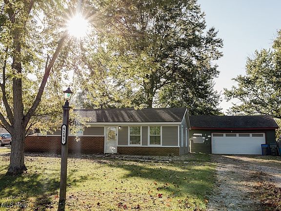 3rd image of 9295 Dorothy Dr