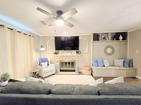 5th image of 400 Farr Shores Dr APT 10A