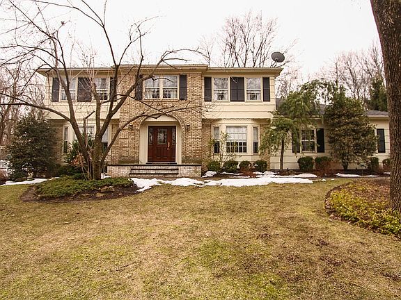 2nd image of 15 Dellwood Dr