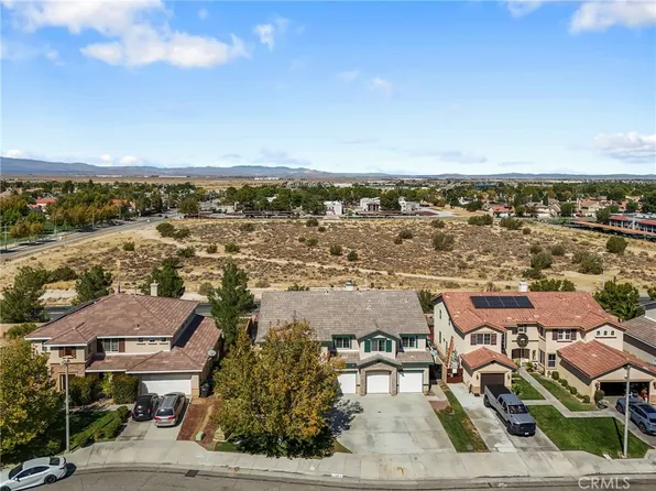 3317 Vahn Ln, Lancaster, CA 93536