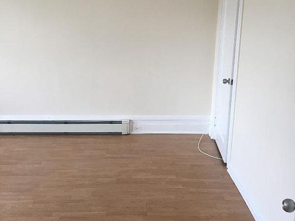 5th image of 144 Palisade Ave #1