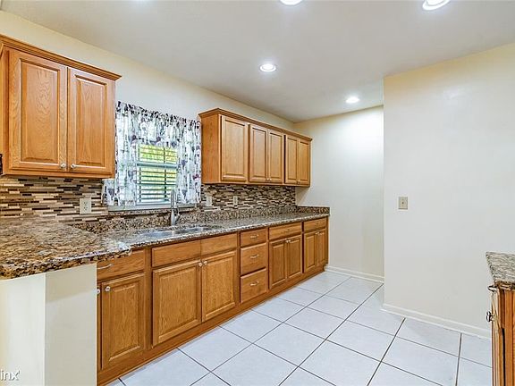3rd image of 5203 Dublin Pl