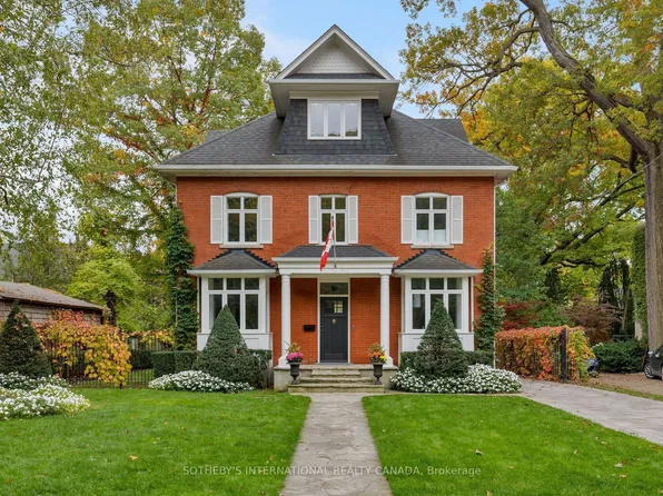 1 Nina St, Toronto, ON M5R 1Z2