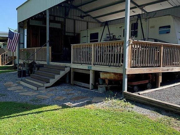 2nd image of 7935 Island Rd