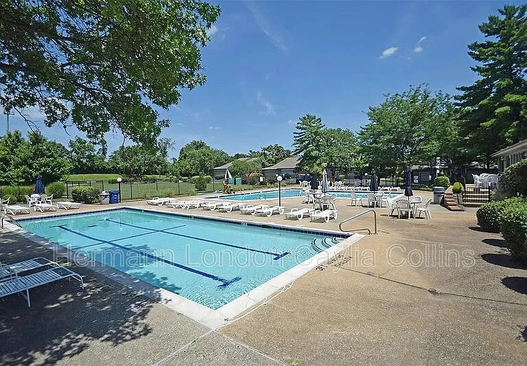 725 Ridgeside Dr #H — Photo 2