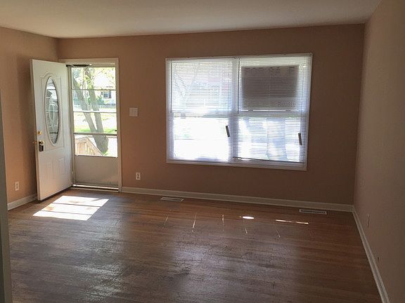 3rd image of 2107 E 223rd St