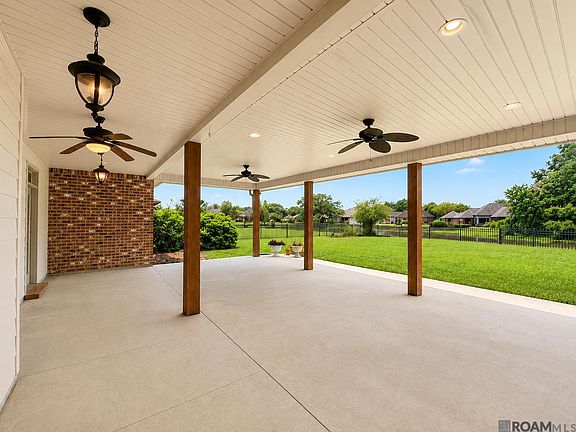 3rd image of 12421 Oak Alley Dr