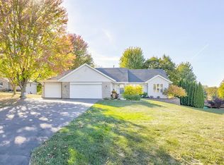 9230 Crescent Ct, Roscoe, IL 61073