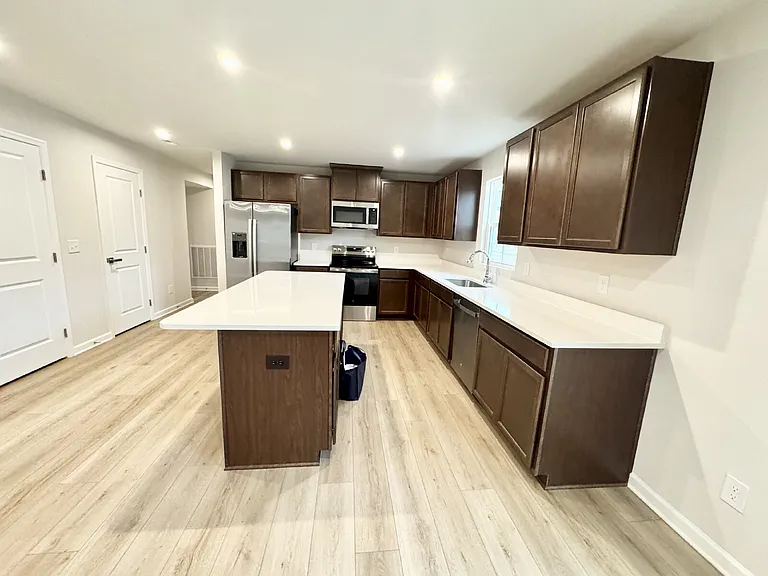 637 Coopers Mill Dr — Photo 6