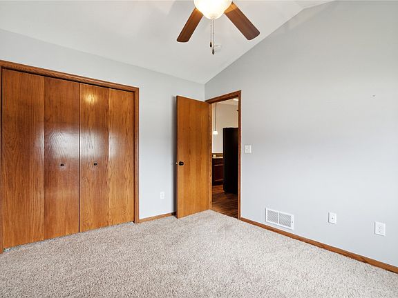 4th image of 404 Duchess Dr