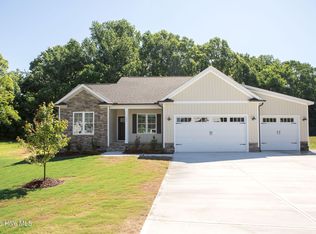 104 Lucky Ln, Pikeville, NC 27863