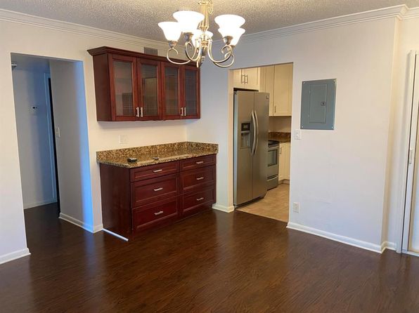 300 Waterway Dr S APT 105