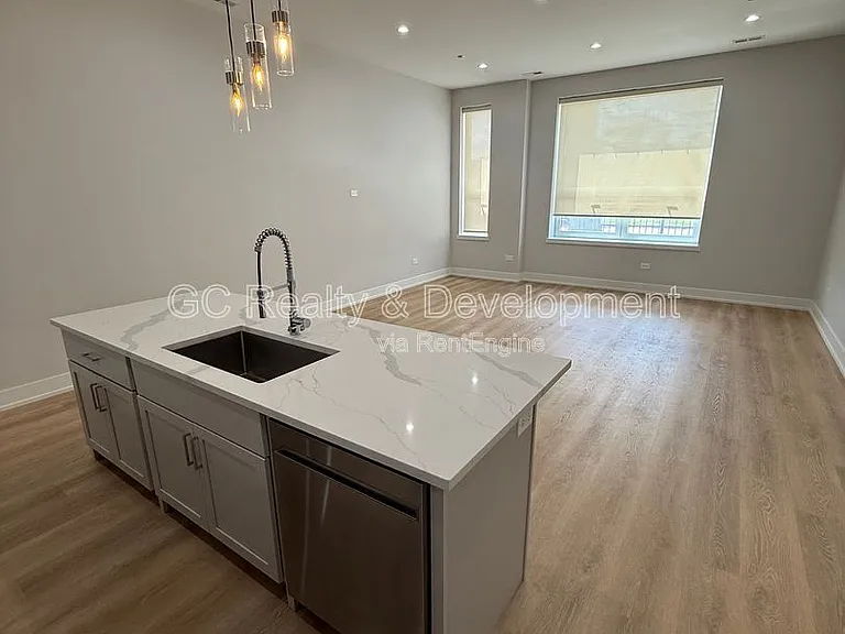 5071 N Northwest Hwy #102 — Photo 3