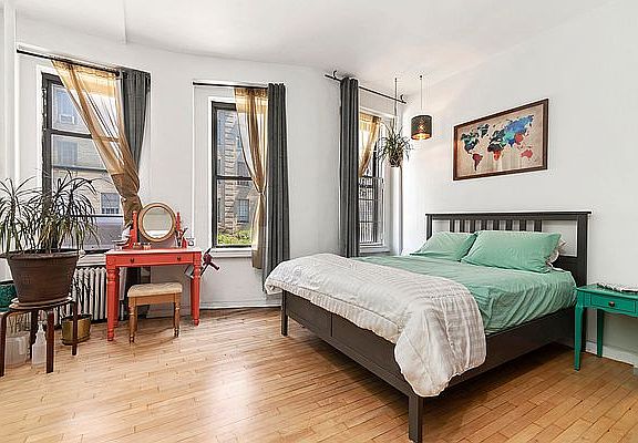 4th image of 352 W 56th St APT 3D