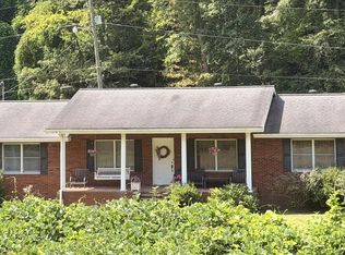 62 Creekside Dr, Hi Hat, KY 41636