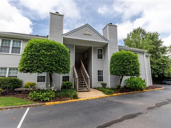 411 Sea Pointe Ct APT 202, Virginia Beach, VA 23451