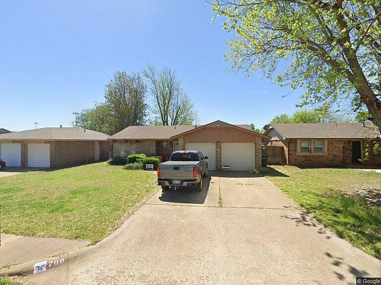 1st image of 700 Robin Hill Rd