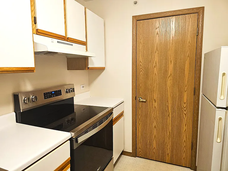 1584 W Crystal Rock Ct #2B — Photo 7