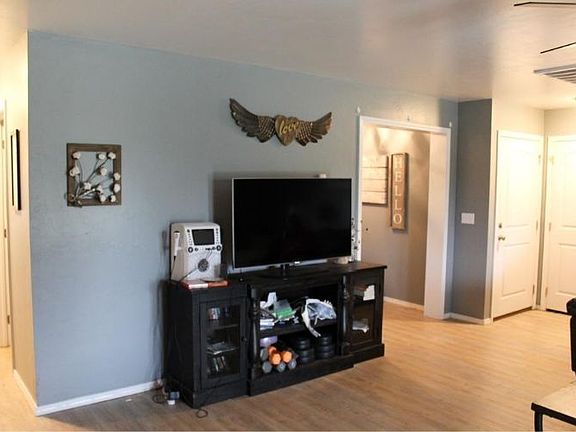 5th image of 602 Jayne St