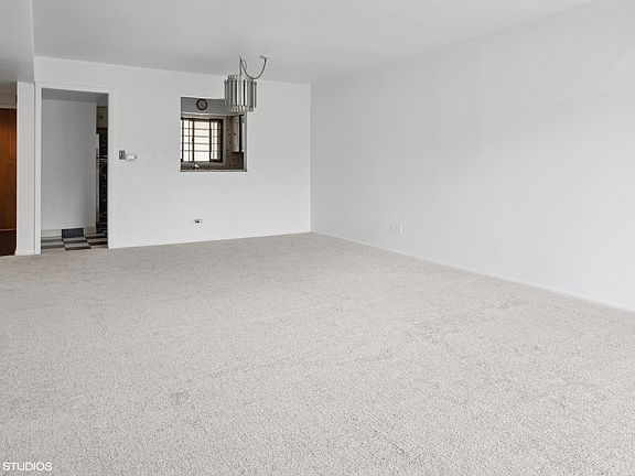 4th image of 6961 N Oakley Ave APT 302