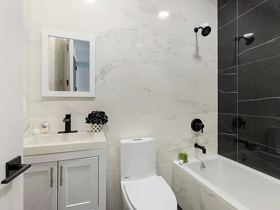 4th image of 735 Lafayette Ave #2A