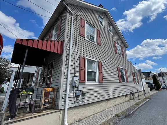 3rd image of 219 Mulberry St