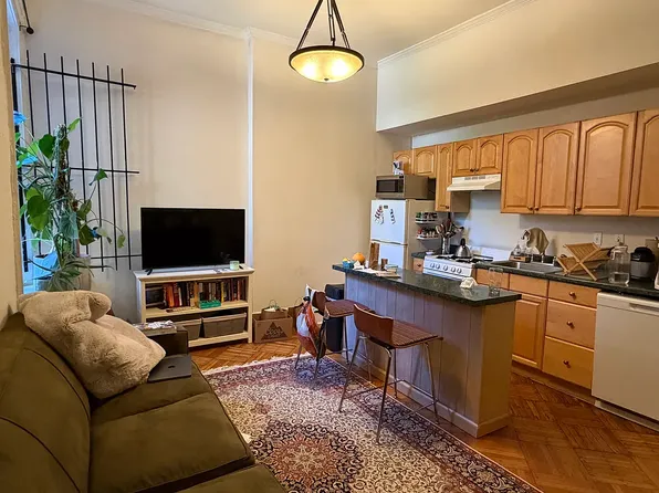 1731 Pine St APT 2F, Philadelphia, PA 19103