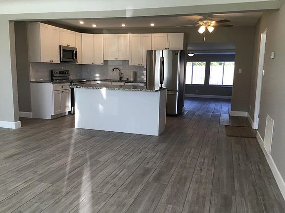 3rd image of 13813 94th Ave