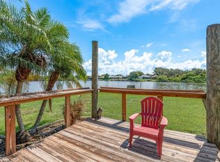 723 Merlins Ct, Tarpon Springs, FL 34689